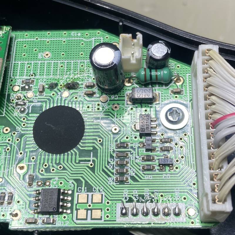 Standardfel - Guitar Hero gitarr som inte synkar, nya kondensatorer 47uF & 220uF