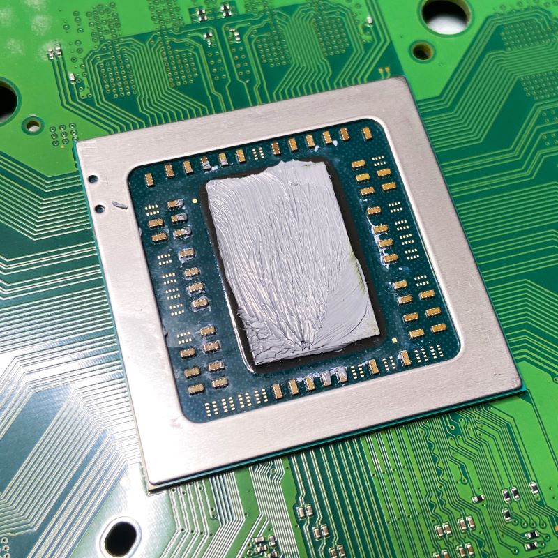 Byte av kylpasta på PS4 Pro (Playstation 4)