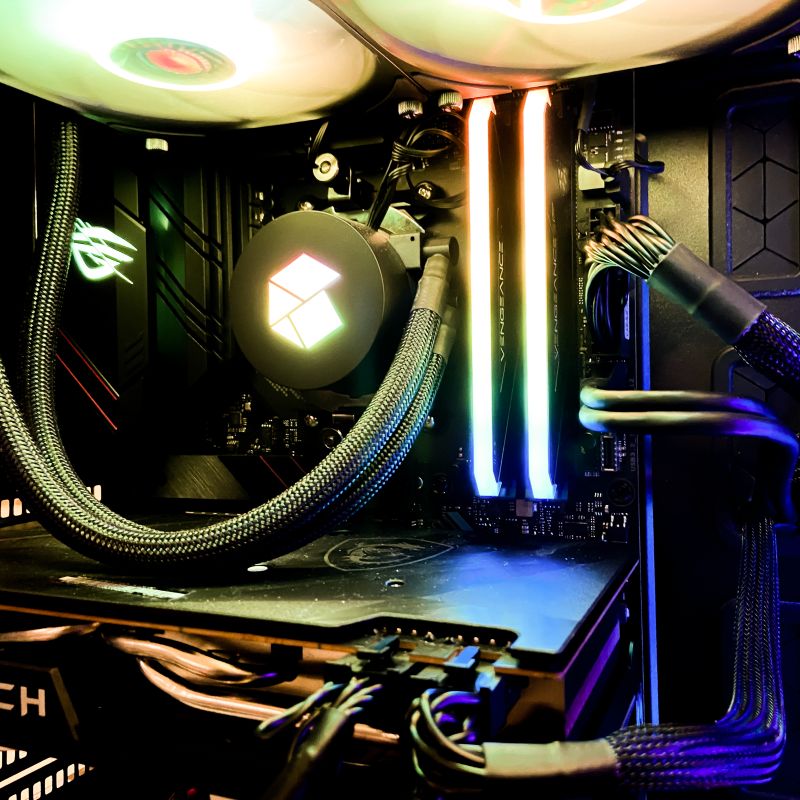 Speldator med bränt nätaggregat (kondensatorer)