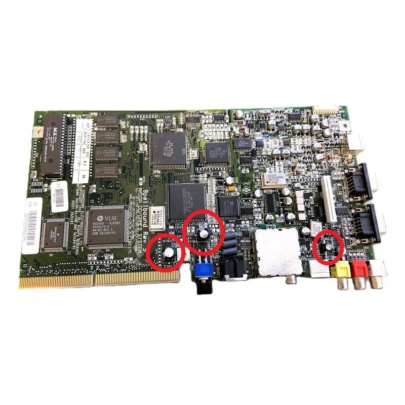 3st kondensatorer till Amiga CD32, elektrolyt hålmonterade
