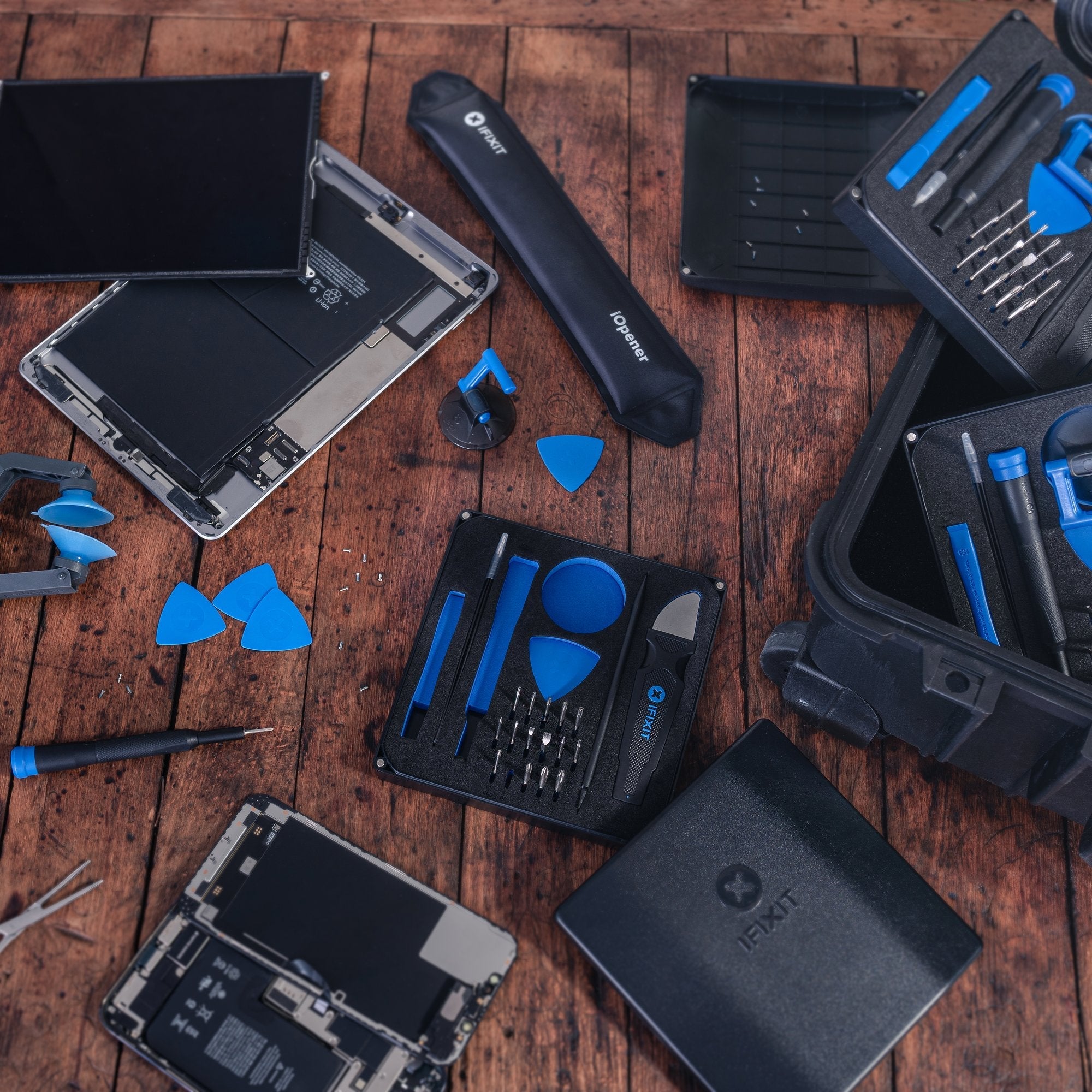 iFixit Repair@School Bundle – Kit med skruvmejslar & verktyg för skolor