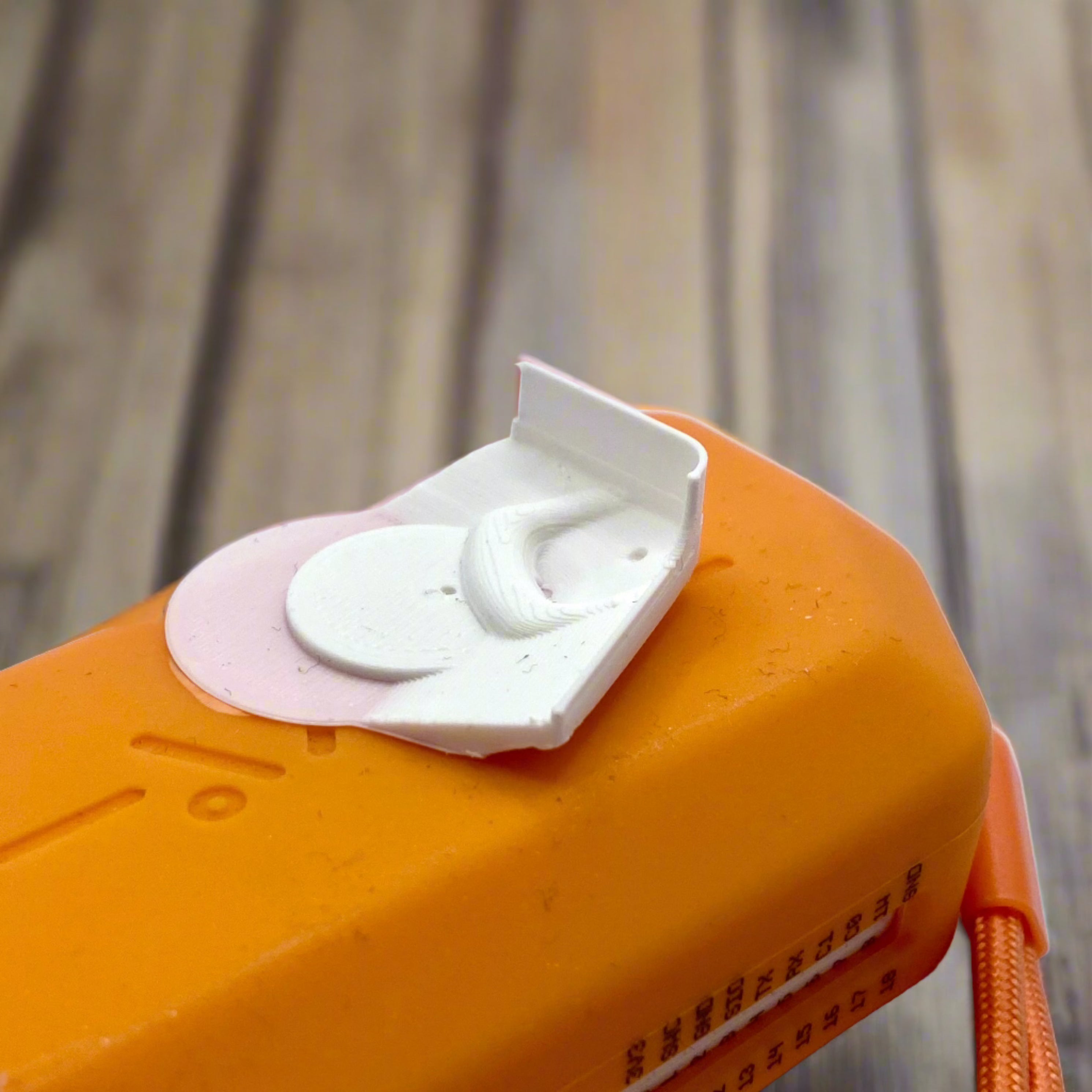 3D-printat skydd för Flipper Zero iButton, vit