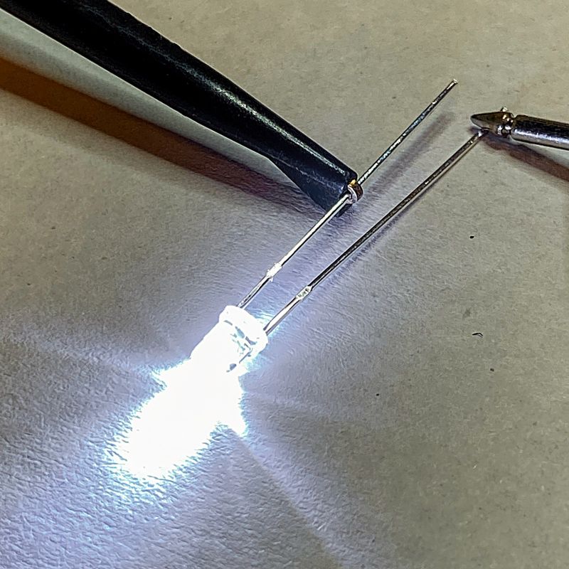 Lysdiod LED 3mm vit 8500mcd 30° 3.3V, T-1