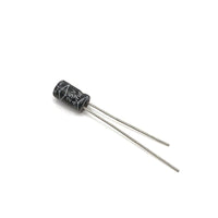 Multicomp Pro MCMHR elektrolytkondensator 4.7uF 25V - MCMHR25V475M4X7